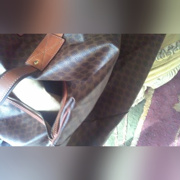 BEAUTIFUL CELINE DUFFLE BAG (EXTREMELY LARGE) FABULOUS CONDITION LEATHER TRIM - Picture 13 of 17